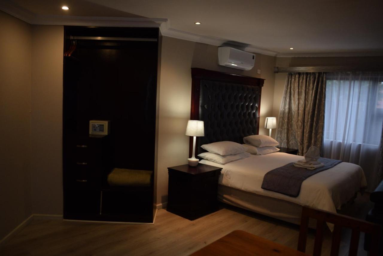 African Moon Corporate House Kempton Park Exterior foto