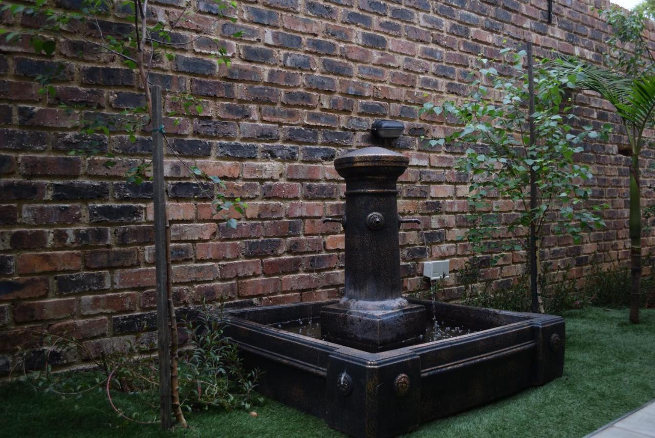 African Moon Corporate House Kempton Park Exterior foto