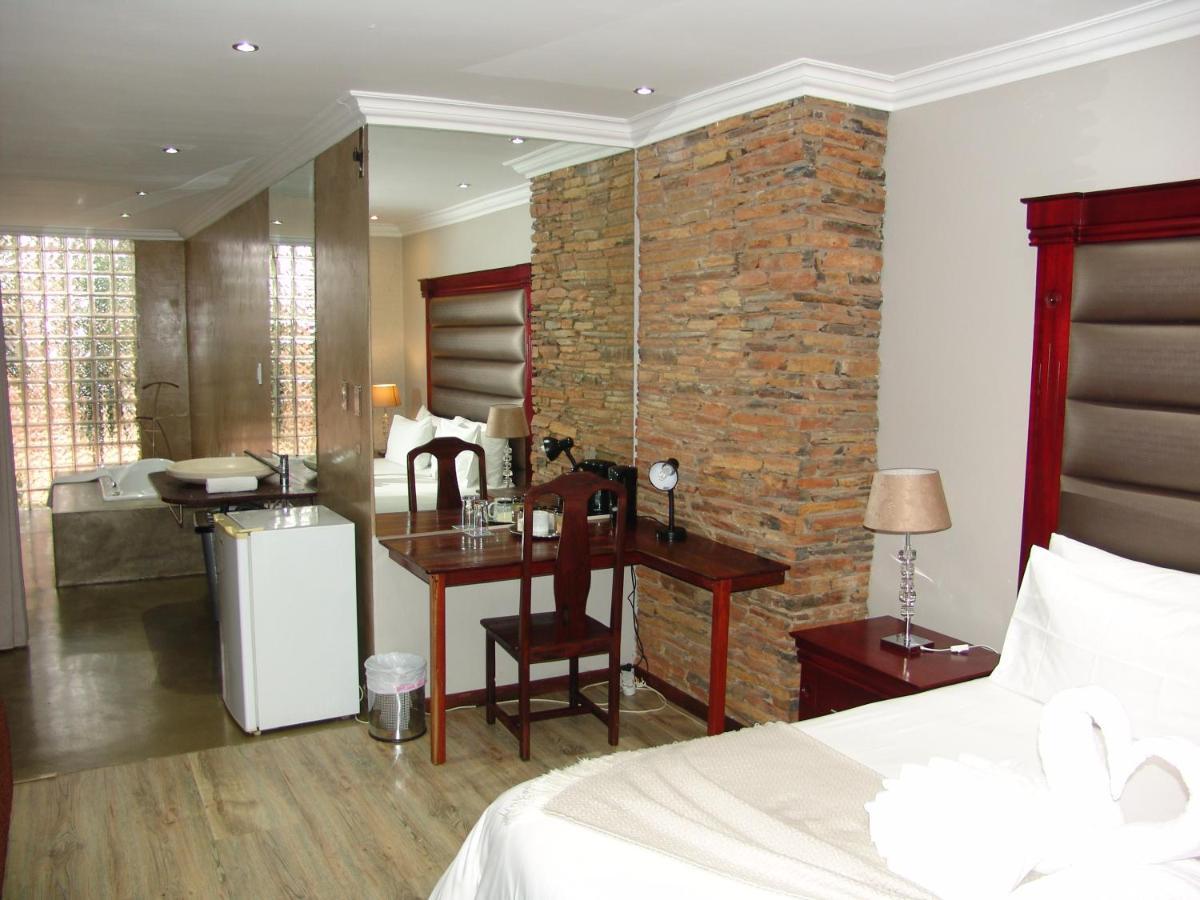 African Moon Corporate House Kempton Park Exterior foto