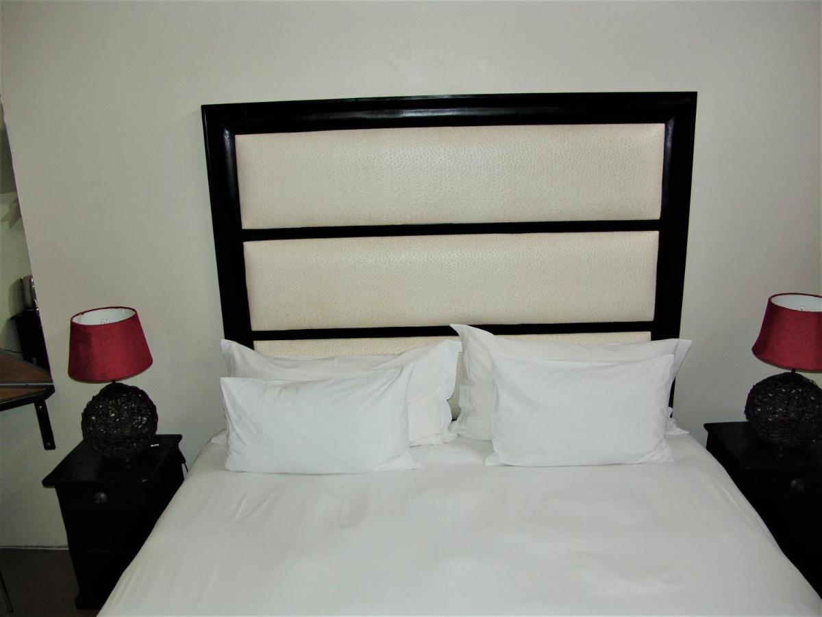 African Moon Corporate House Kempton Park Exterior foto