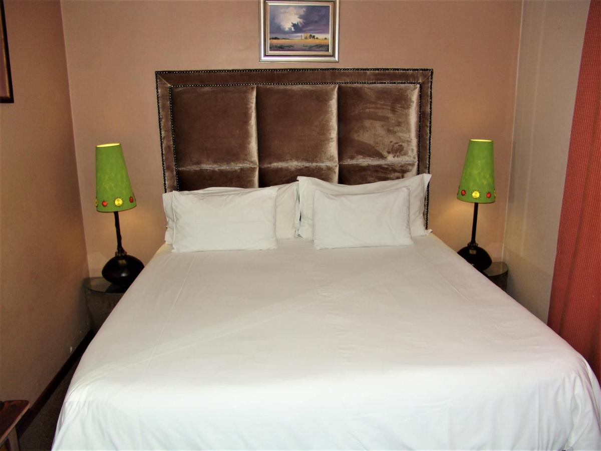 African Moon Corporate House Kempton Park Exterior foto
